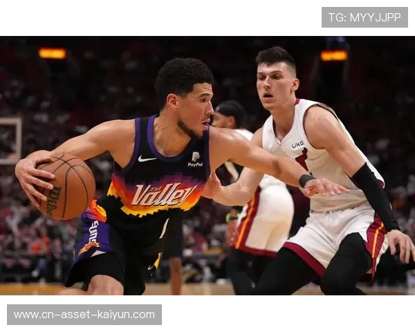 布克节奏变化撕开防线，太阳扩大分差