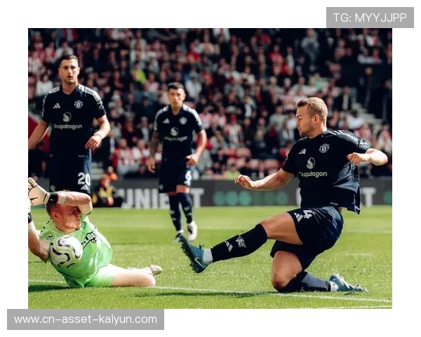 曼联中场串联助攻，拉什福德推射轻松见分晓