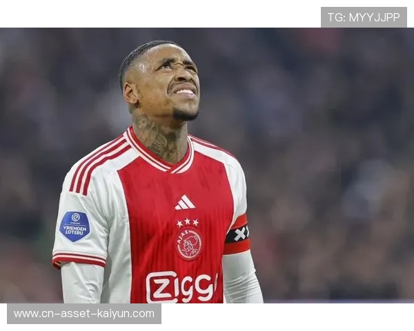 贝尔温连续冲击禁区边缘,阿贾克斯前场更具冲劲 贝尔温连续冲击禁区边缘,阿贾克斯前场更具冲劲